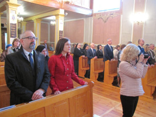 16. Podczas mszy św. w kościele kapucynek, uczetniczył również starosta przasnyski Krzysztof Bieńkowski, Przasnysz, 30.042022, fot. W. Ostrowski