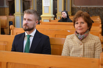 3. Wiceburmistrz Łukasz Machałowski i radna miasta Przasnysz Małgorzata Żbikowska podczas prelekcji, Przasnysz, 29.04.2021, fot. E. Łukasiak