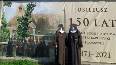 45. Siostry przy banerach, AKKP